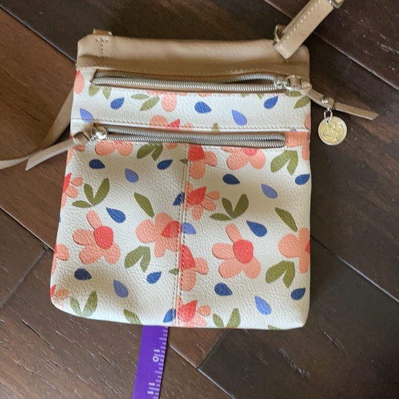 Relic Crossbody - Picture 6 of 7